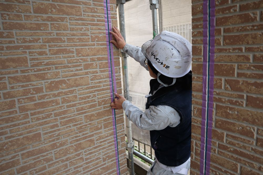 目地やサッシ廻りのコーキング工事