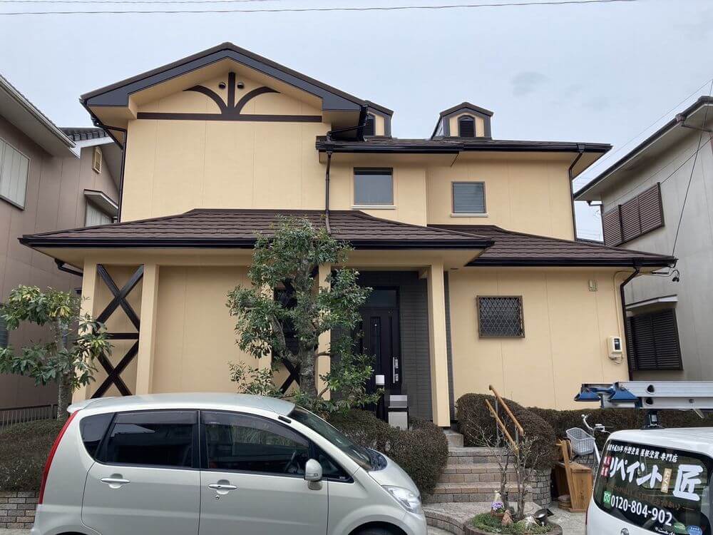 ベージュ系（サンドベージュ、モカベージュ）