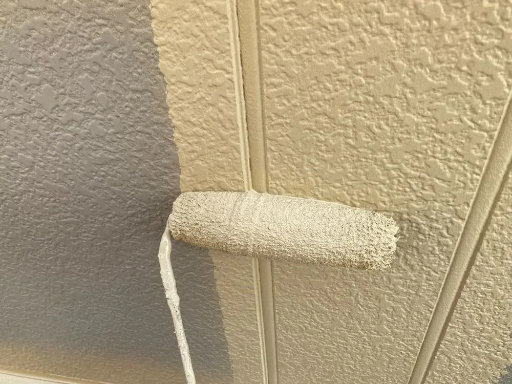 初回塗装と再塗装で必要な塗料の量は違う