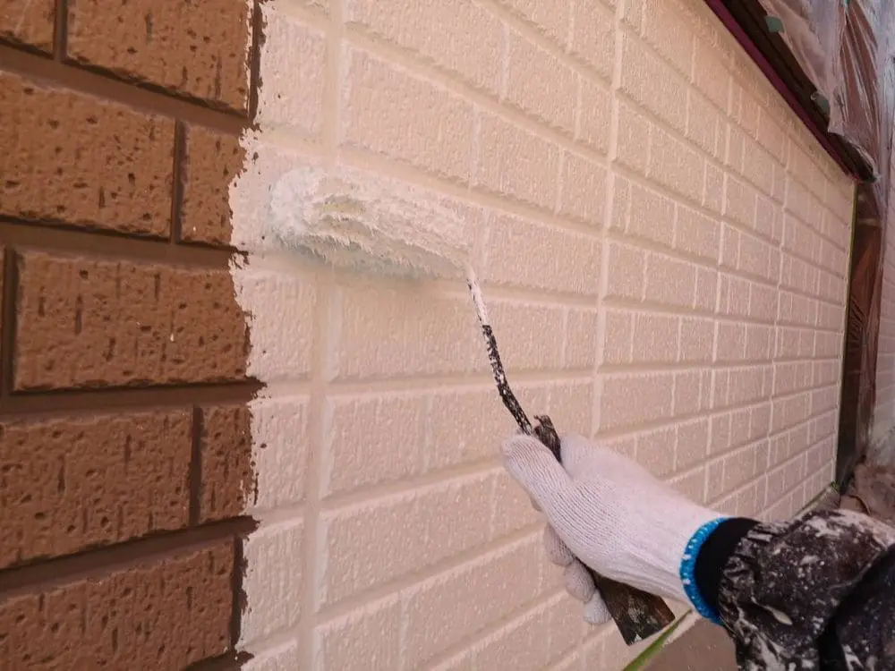 塗料別に見る外壁塗装の費用相場と特徴